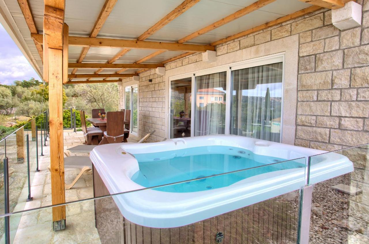 Holiday Homes Kanajt 푸나트 외부 사진